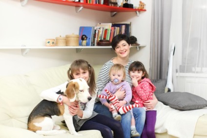 Látogatás egy kutya, három gyerek és szüleik Szentpéterváron