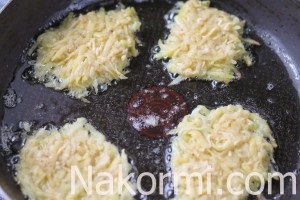 Clatite delicioase de cartofi cu reteta de brânză cu fotografii, secrete de gătit
