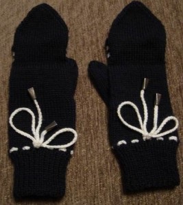 Am tricotat mitten-mittens