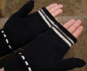 Am tricotat mitten-mittens