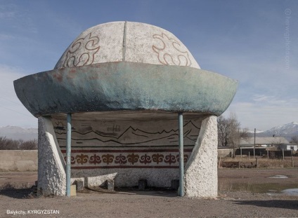 Perle de arhitectură sovietică în autobuze neobișnuite se oprește în fostele republici sovietice