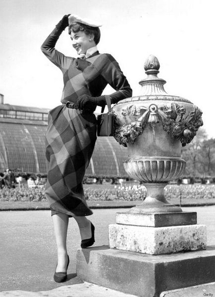 25 tanulságai a stílus Audrey (kis fekete ruha) 25 tanulságai a stílus Audrey