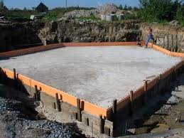 Reinforcement of foundations monolithic