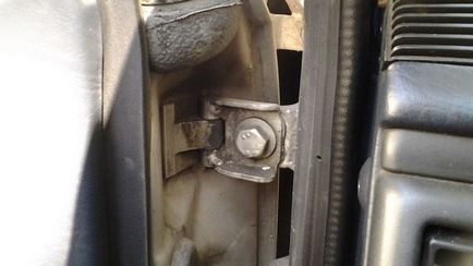 Audi 100 c3 înlocuind balamaua ușii dacă repararea este imposibilă