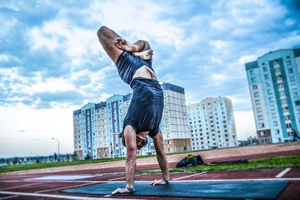 Bakasana (posesia macaralei), yoga, slavyoga