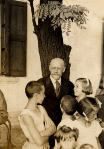 Біографія Януша Корчака героїзм, самопожертву і любов до дітей