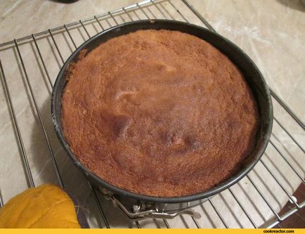 Biscuiti tort cu mere și caramel și cum să coaceți un tort de burete în mod corespunzător