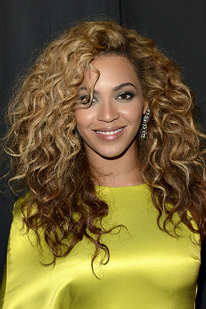 Beauty-evolution of Beyonce, revista cosmopolită