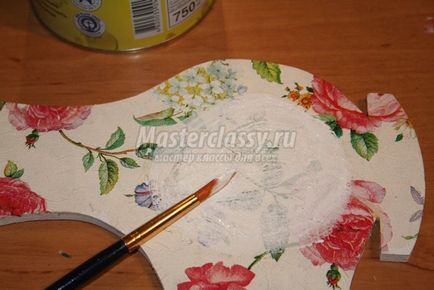 Decoupage szervező a szál formájában varrógép