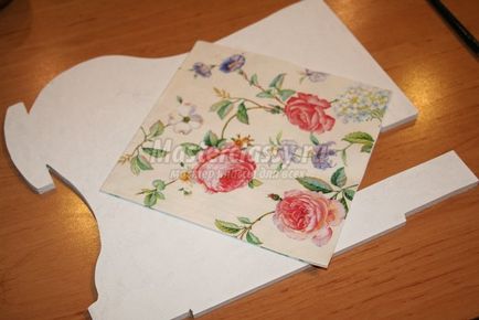 Decoupage szervező a szál formájában varrógép