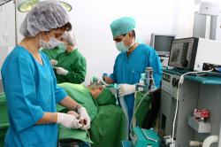 Este efectuată anestezia în timpul îndepărtării chirurgicale a polipilor uterini