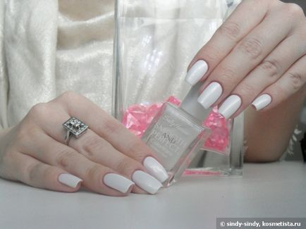 Ще один варіант манікюру essie blanc sally hansen fog відгуки