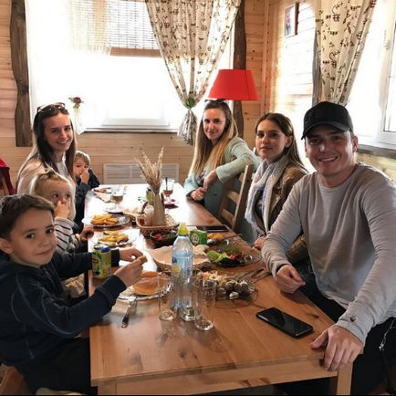 Evgeny Kuzin hozta kedvesét vacsorázni az ex-felesége