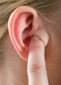 Furuncuri în tratamentul urechilor la copii, simptome, cauze