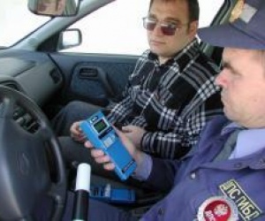 Közlekedési rendőrök (GAI) terjed alkohol (spread) STSI (gai) tenyésztett alkohol