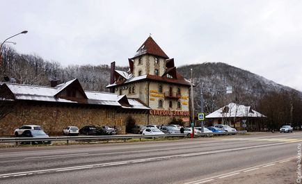 Гарячий ключ взимку цілющий парк