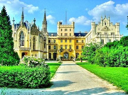 Castelul medieval gotic al ghețarului ceh