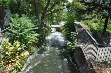 Greece off-line - водоспад в Едессі і салоніки