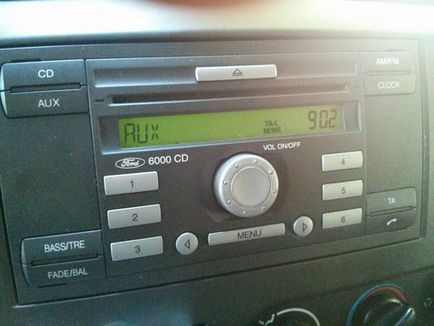 Difuzarea prin radio într-o mașină cu setul cu cască doriți instalarea cu mâinile dvs. - o sarcină ușoară