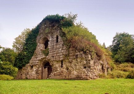 Гудаута - куди сходити і що подивитися визначні пам'ятки і розваги (фото, відео, як