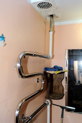 Umflarea conductelor de apă din apartament rezolvă problema