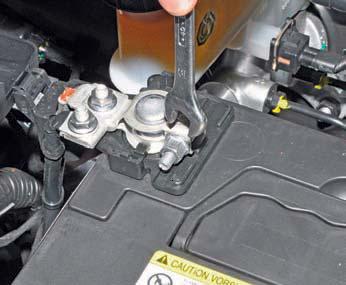 Hyundai solaris înlocuire instalare de înlocuire reparații acumulator baterie reîncărcabilă Hyundai Solaris