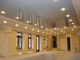 Tavan ideal pentru opțiunile bazinelor pentru decorarea suprafețelor tavanului la umiditate ridicată în