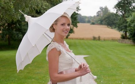 Idee pentru fotografii umbrelă de mireasă și mirese