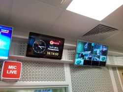 Infopanel ceas de înaltă tehnologie sau ceva mai mult de automatizare a emisiunilor de televiziune și radio