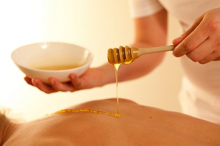 Cum se face masaj cu miere din săruri, cu hernie vertebrală și pentru scăderea în greutate