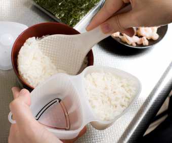 Cum să gătești reguli onigiri delicioase, ingrediente, rețete