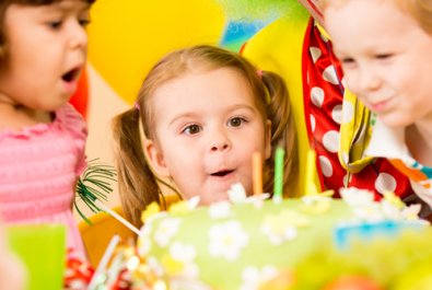 Як відсвяткувати день народження дитини весело робимо святкову стінгазету