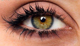 Ce păr de culoare se duce la ochii galbeni, valoarea ochilor galbeni