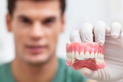 Як отримати податкове вирахування за лікування і протезування зубів