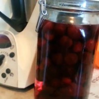 Як приготувати домашнє вино з вишневого компоту