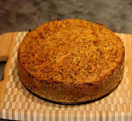 Főzni a pite hússal és burgonyával (szakács) Főzni a pite hússal és burgonyával