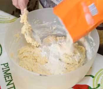 Як приготувати пиріг з фаршем і картоплею