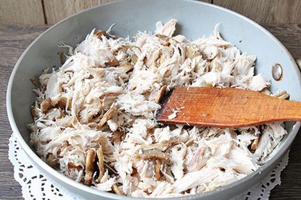 Főzni Julienne gombával és csirke a tészta receptek lépésről lépésre fotók