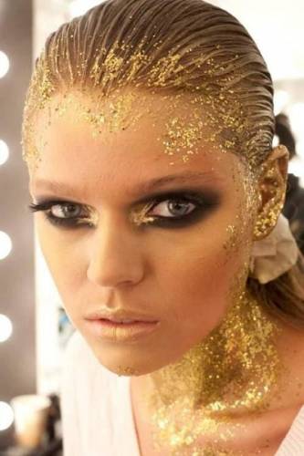 Cum de a diversifica make-up-ul festiv, de Anul Nou cu ajutorul foliei de aur