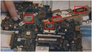 Hogyan szét és tisztítsa meg a portól és cserélje ki a hővezető paszta a laptop eMachines e642g (szétszerelni) Hogyan szét és tisztítsa meg a portól és cserélje ki a hővezető paszta a laptop eMachines e642g