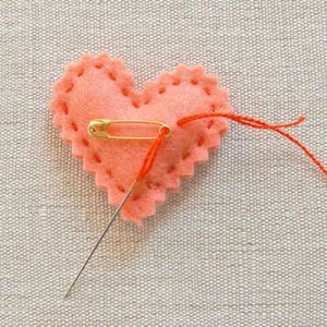 Hogyan készítsünk egy szép és eredeti Valentin nemezből kezük február 14-ig