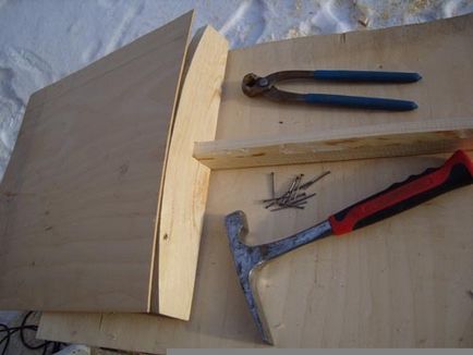 Як зробити лопату для снігу з дерева