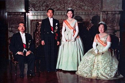 În timp ce prințesa japoneză Nori, de dragul iubirii, a refuzat privilegiile coroanei și imperialelor