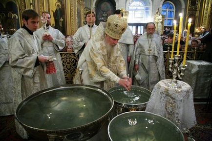 Водохресна вода і купання в хрещення