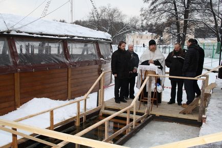 Водохресна вода і купання в хрещення