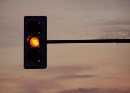 Cine și de ce oprește semaforul pe timp de noapte - orașul Kirov - portal de informații