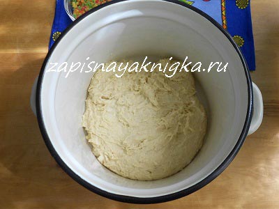 A sütemény sdobny (muffin sütemények Easter) torta sdobny