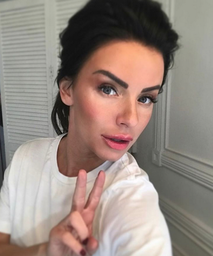 Kultúra & amp; showbiznisz nem tudta, hogy mi történik azzal a személlyel, Julia Volkova - média expressz (tudni) Kultúra & amp; showbiznisz nem tudta, hogy mi történik azzal a személlyel, Julia Volkova - média kifejezni