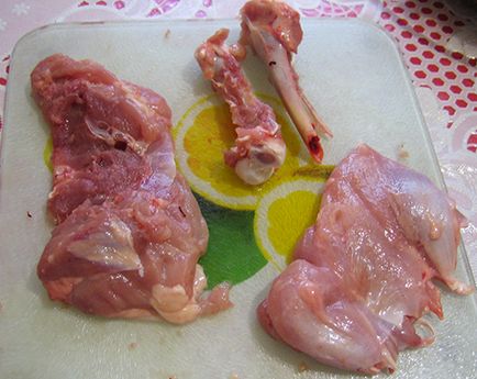 Курячі стегенця фаршировані грибами - кулінарні покрокові рецепти з фотографіями