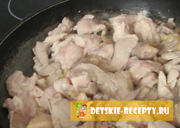 Куряче філе у вершковому соусі (з болгарським перцем), дитячі рецепти, страви